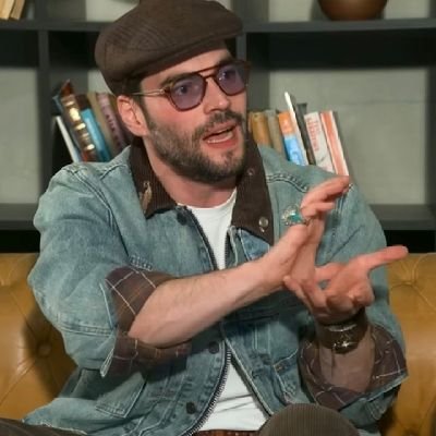 sadeceshely's profile picture. 