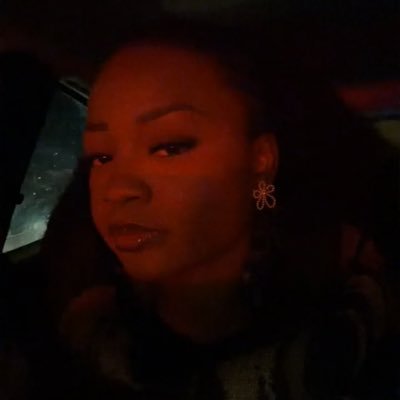 _cakeobsessed's profile picture. Cake obsessed. Tummy issues baby girl.