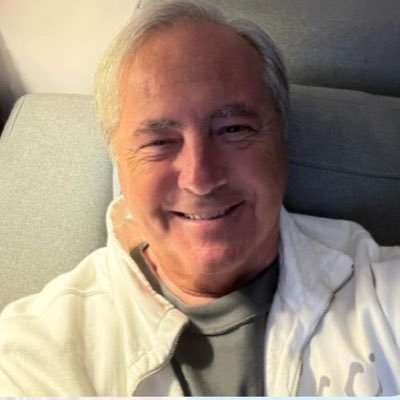 dionrda's profile picture. inbox me with your cash app or apple pay and other to get spoli with some money