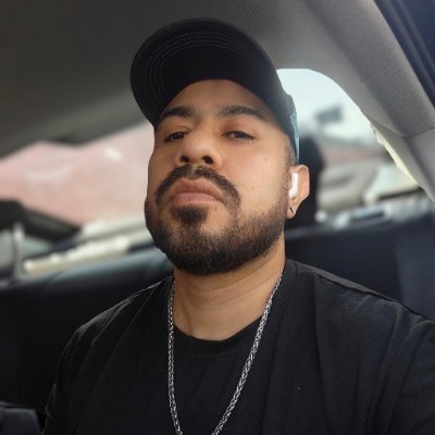 Ba_k's profile picture. El de https://t.co/Sv3ddrq2aV y Campus Party

Dir. de tecnología. Soy al que invocas cuando hay un incendio tecnológico. Yo resuelvo.

🐮♥️=🐱🥐💪🏻

ba-k@lakteo.com