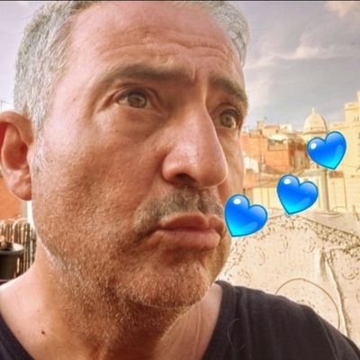 JordiCalSan's profile picture. Antes @Botifarrada1
Vengo en son de Paz. Aquí solo vale la alegría,el sentido del Humor y del Amor. Gurú del buenrollisno. A veces me meto con  los fachas🤷‍♂️