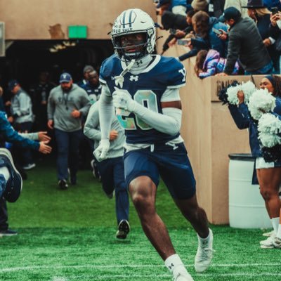 WematterChrisW's profile picture. 🏈 DB | Yale University 📚 Economics Student 🥇 2025 Ivy League Champion ✨ Passion for Sports, Community & Finance 💡 “True limits are self-imposed”