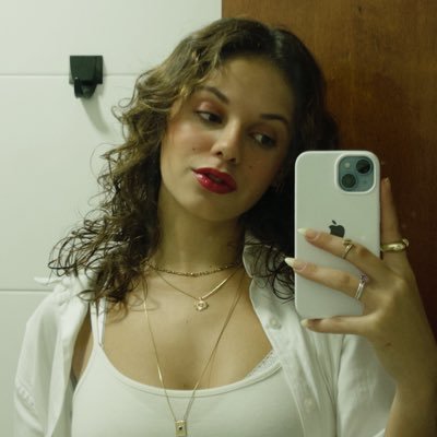 b_eartz's profile picture. todos os defeitos de uma mulher perfeita
