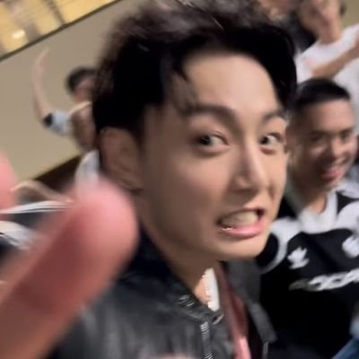 mnikoooook's profile picture. ⋆Fan account Jungkook...
Me too: @mnikook97