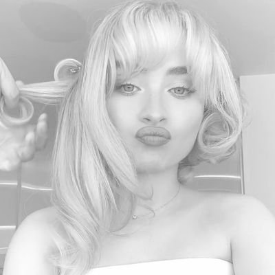 lacesbun's profile picture. thinking about taylor swift . ݁₊ ⊹ . ݁˖ .