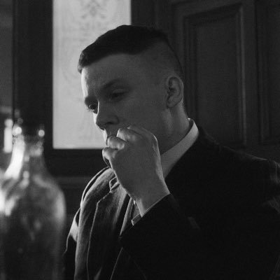 kitt3nbraden's profile picture. that one Arctic Monkeys stan ࿎ #1 kitten braden stan priv @k1ttenbraden