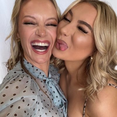 carinasmaya's profile picture. 