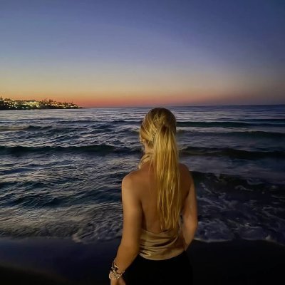 mislainesantana's profile picture. "Here to laugh loudly, love deeply, and leave sparkles everywhere I go. ✨"