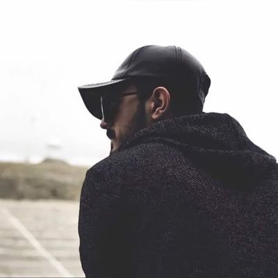 Exmasoudi's profile picture. از درون شوروی‌ام؛ چیزی نمونده پسوند «سابق» بچسبه بهم.