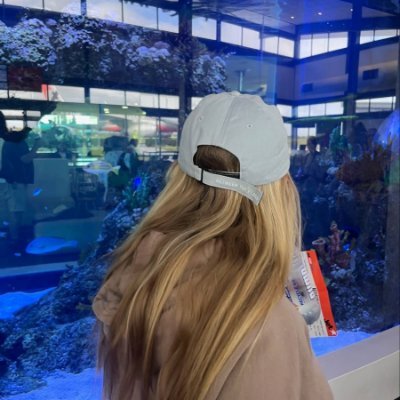 ohsnapzitsval's profile picture. "Fueled by faith, glitter, and stubborn optimism. 🌟"