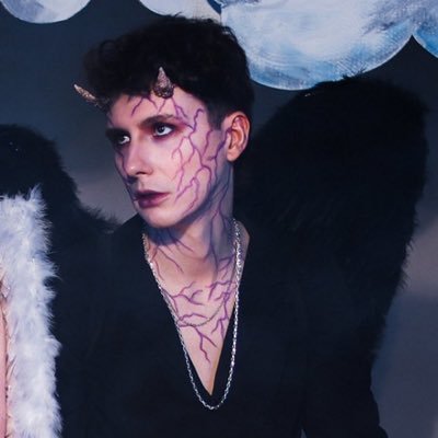 phepilepsy's profile picture. ✧ have the courage to exist ✧ 🍉