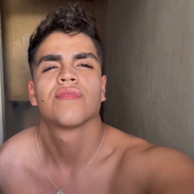 josemtzvncs's profile picture. life imitates art