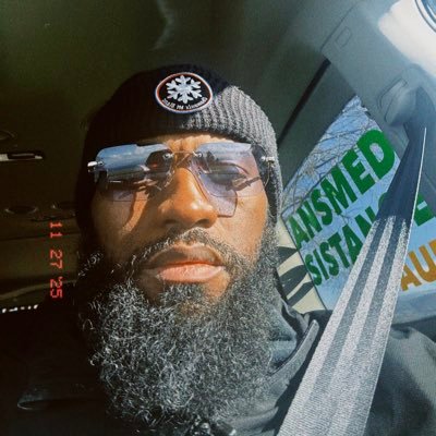 Manuxtrm's profile picture. Dans l’ombre, on façonne le futur. IG: https://t.co/7a5OLe7iD5