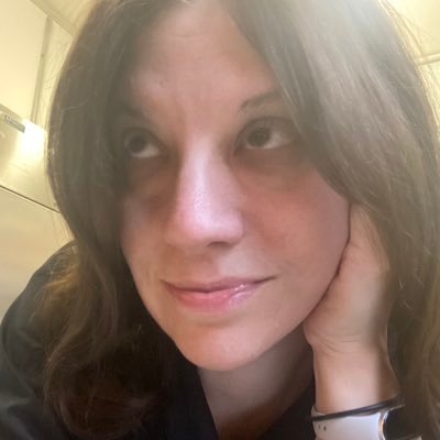 robianchin's profile picture. In un’altra vita, avevo paura. Autrice di VEUA, LCSL, EUD. CEO & Copy.Moglie, madre e partita iva.(Sono autistica e ADHD diagnosticata, ma ho anche dei difetti)