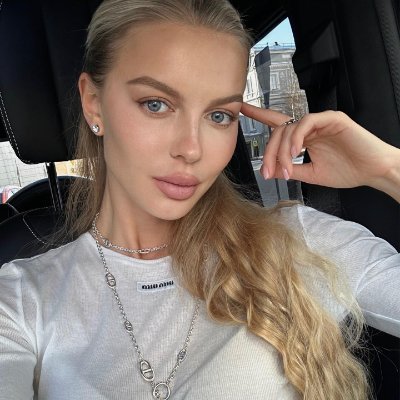 Laura1995l0l's profile picture. Passport stamp collection, a heart full of stories. Travel, taste, and the good life.