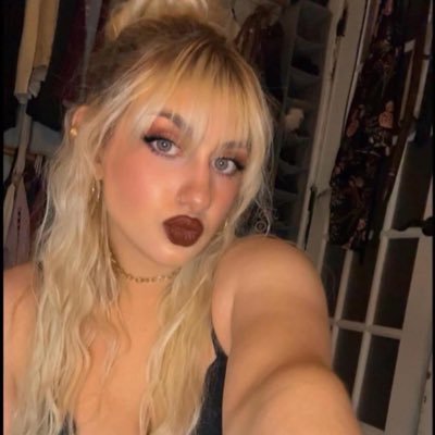 AngelBunni420's profile picture. ♠️ Thick Bimbo Snowbunny ❄️ Big 🍒 Creamy 🐱 20. WI📍IL