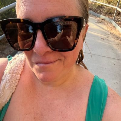 NewyBeachBum's profile picture. I'm just a Newy girl.