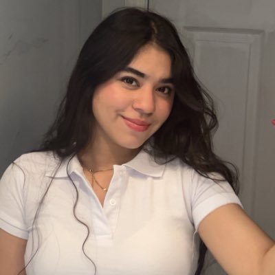 helencontreras_'s profile picture. Entre café, sueños y constancia🦢