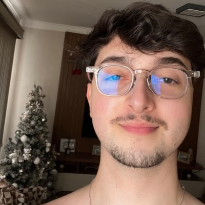 lostfirework's profile picture. reclamações e biscoitos