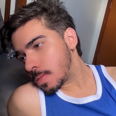 hijolunar's profile picture. reader of the heavens