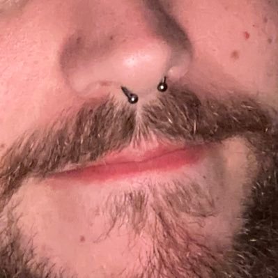 radixchairon's profile picture. Your favourite horny bear ❤️‍🔥 22 - MDNI