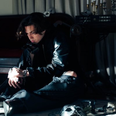 xhuddy's profile picture. 