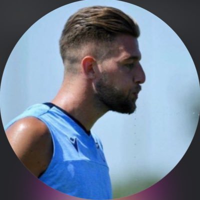 Gc_M's profile picture. "لكن رغم هذا ما انهزْمت واستمريت ادعس الشوك بحفاه"