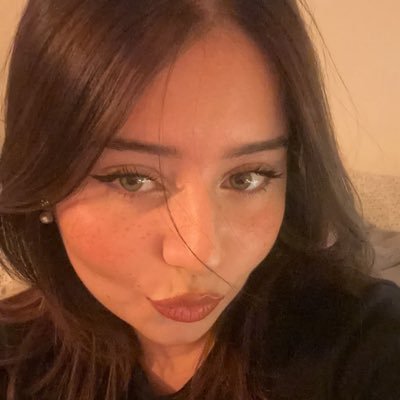 peachesndplum's profile picture. taylor played begin again on #parisN4 for me