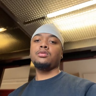 oroshinaha's profile picture. pas heureux a cause de valo