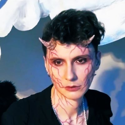 dnpstardust's profile picture. Hannah | 32 | She/her | “Phil was my safe space, you know, you were my first boyfriend.” | Hugged Dan and Phil 10/17/24 💕