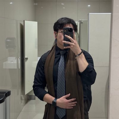 Santiagoco32030's profile picture. 