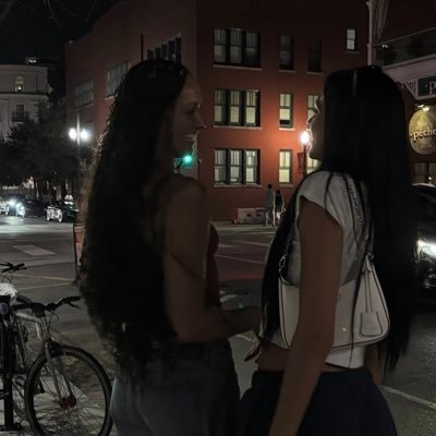 ballvolley69's profile picture. # bandwagon