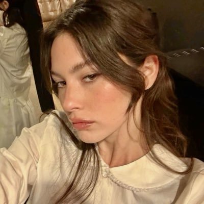 inlovewithande's profile picture. written by carrie leighton and taylor swift — in love with books, romance, and music♡ 
25. 💚