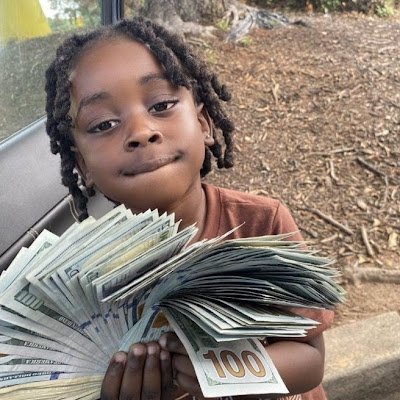 SamuelEstr17974's profile picture. 