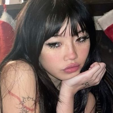 hoodiann's profile picture. 