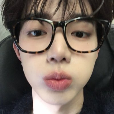 overstimrui's profile picture. 원희 . . ✿ . . i love my bf