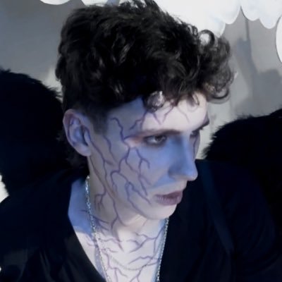 howlester's profile picture. A normal Person. 🇵🇹🇨🇦 #PHAN