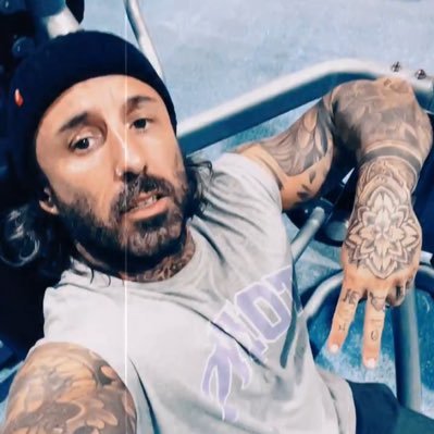 Ironssparky1985's profile picture. West Ham boy ⚒ , Director of Electrical, building , gas and heating firm -Sparky by trade💡Pie,mash & liquor 🥧 , boxing 🥊,