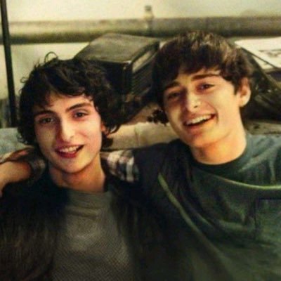 chiefjimhopper's profile picture. safe space for mike & will stans ♡💭