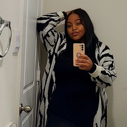 HerMajestyC's profile picture. God made the Sun and He made me ❤️