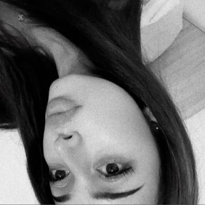 3rianagrandeUNO's profile picture. je suis ni influenceuse ni influençable