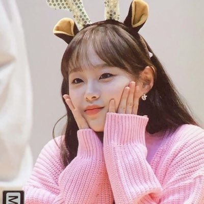 yejihyeu's profile picture. loona twice fromis_9 izone | 네가 좋아 beauty of it all 🎄🤍 priv: @yuqiangelbaby