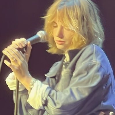 cherryice__'s profile picture. bola de pendejos