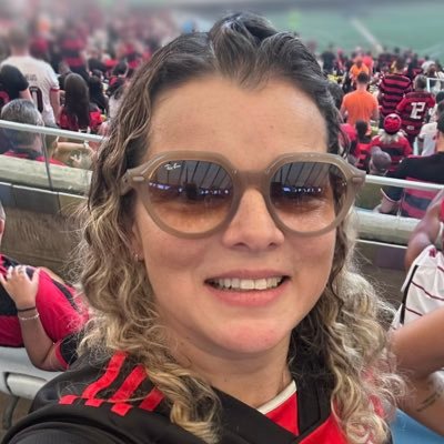 Tatisferreiratf's profile picture. 