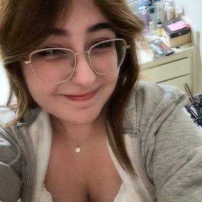 jaweeniee's profile picture. she/her • 24 • blegh