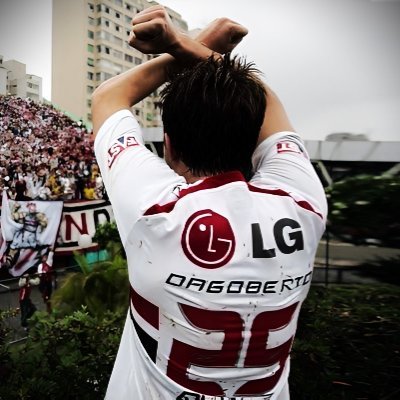 dimitritrikolor's profile picture. 𝐃𝐄 𝐒𝐀𝐎 𝐏𝐀𝐔𝐋𝐎 𝐓𝐄𝐍𝐒 𝐎 𝐍𝐎𝐌𝐄, 𝐐𝐔𝐄 𝐎𝐒𝐓𝐄𝐍𝐓𝐀 𝐃𝐈𝐆𝐍𝐀𝐌𝐄𝐍𝐓𝐄.
🇾🇪

Criador original não tão original de imagens com I.A.