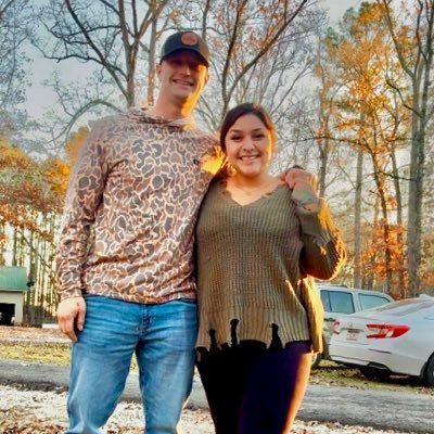 CombsN33's profile picture. In a world full of darkness be the light. D👩🏻‍❤️‍👨🏼