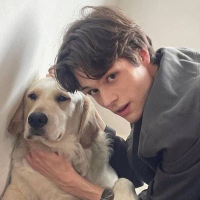 dannasnight's profile picture. escuchando Snowman (FT. Sapito) con @eternaluchis y @seokvzo