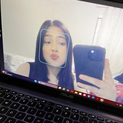 yhlmqidios's profile picture. 