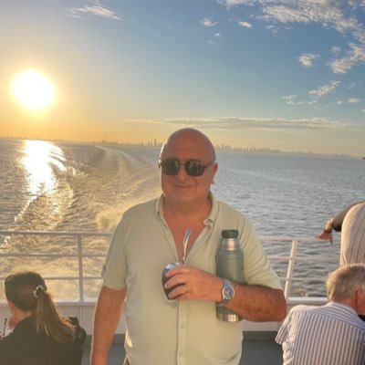 sosareta's profile picture. abuelo feliz,hincha de Peñarol ,vivo en Colonia del Sacramento Cta. PERSONAL, donde con libre expresión me manifiesto desde 2011 💪🏿